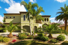 Tropical waterfront paradise with gulf access, heated infinity pool and spa - Villa Southern Shores